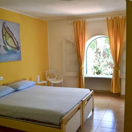 Casa Rosada Ischia - Vista Mare Con Jacuzzi וילה