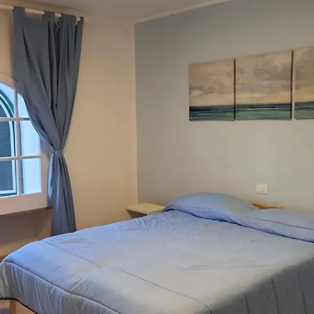 Casa Rosada Ischia - Vista Mare Con Jacuzzi וילה Forio di Ischia